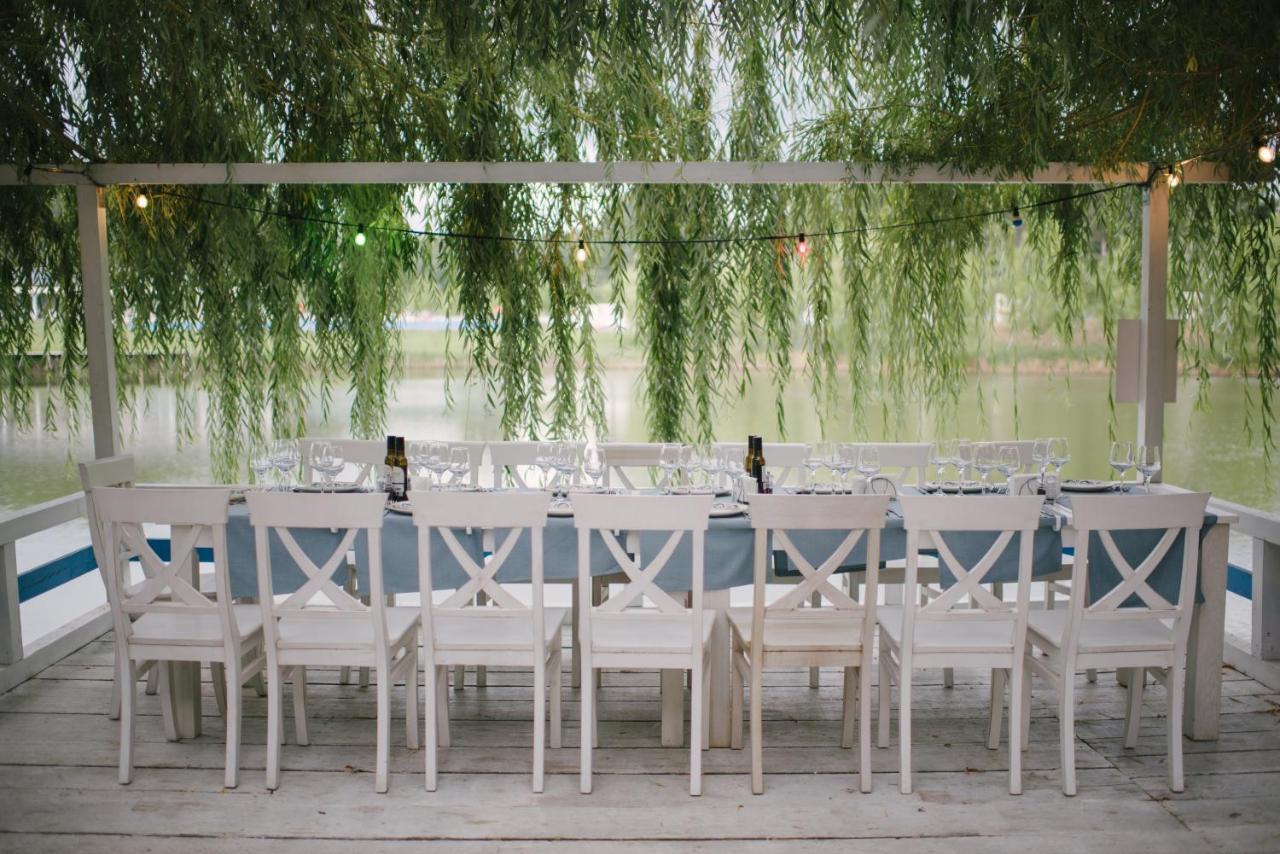 Zaga Zaga Sat Hotel Tecuci Bagian luar foto